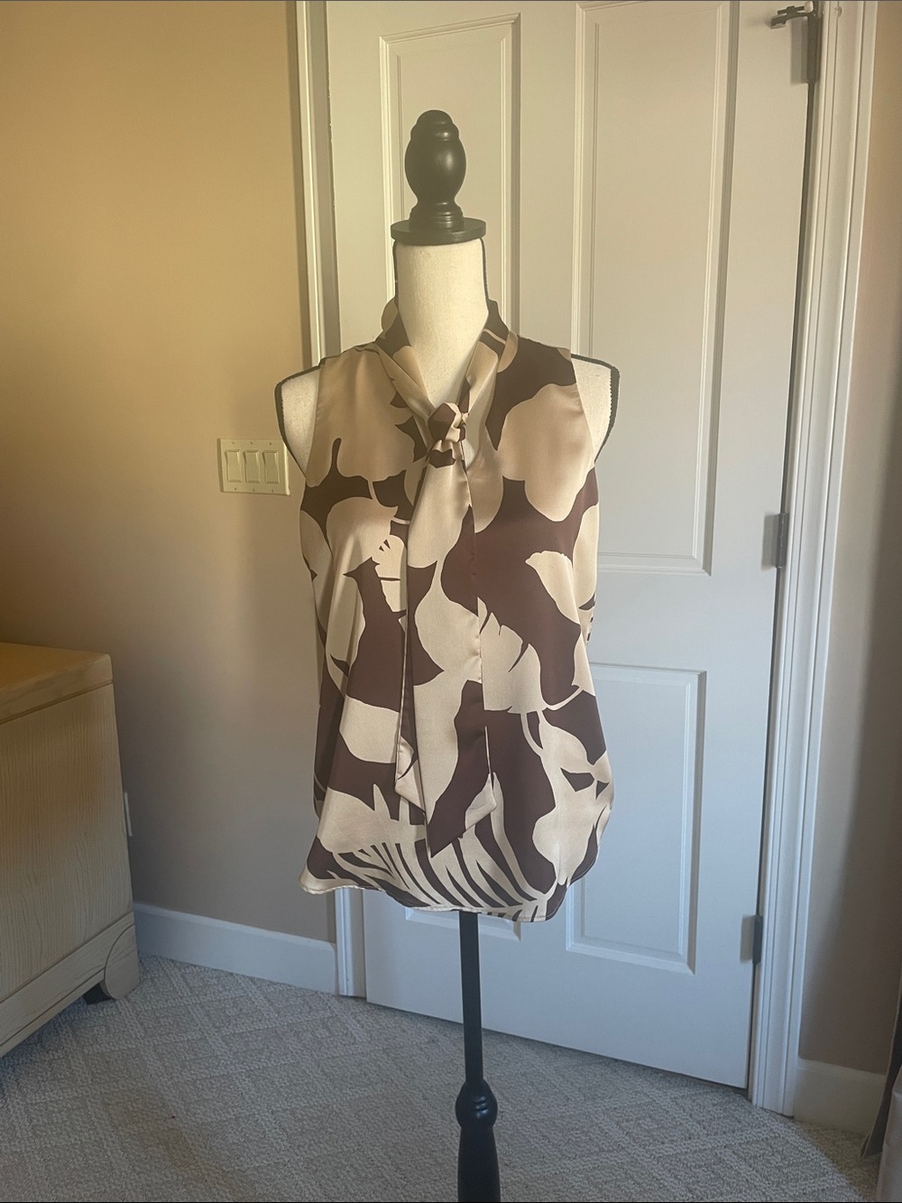 Ann Taylor Sleeveless Tie-Neck Camisole in Brown and Cream